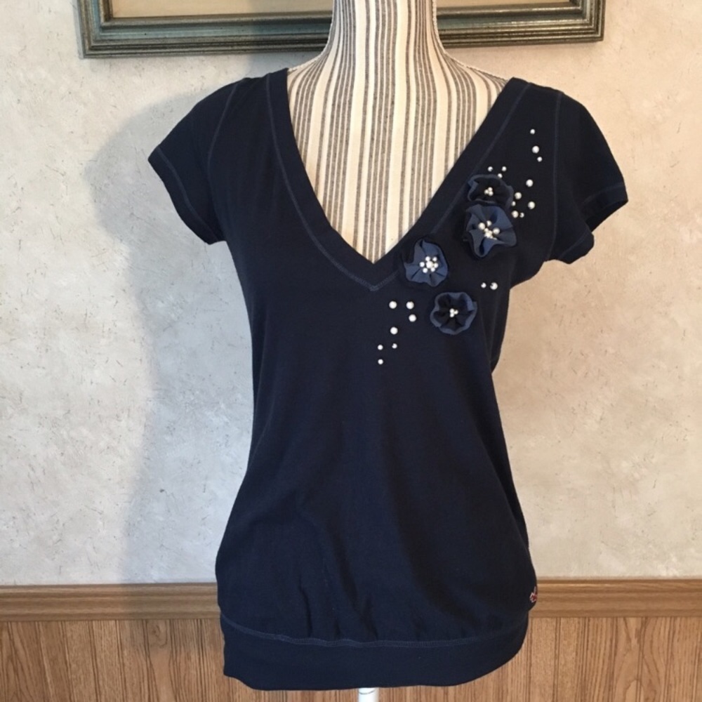 Hollister Floral and pearl top